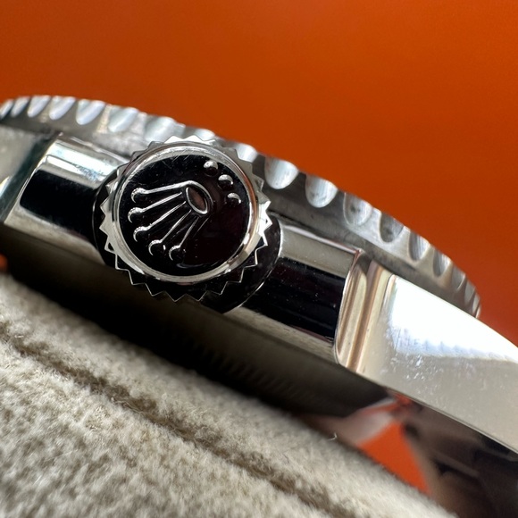 Rolex Hulk green 40 submariner box and papers circa 2019 
116610LV - Picture 16 of 16